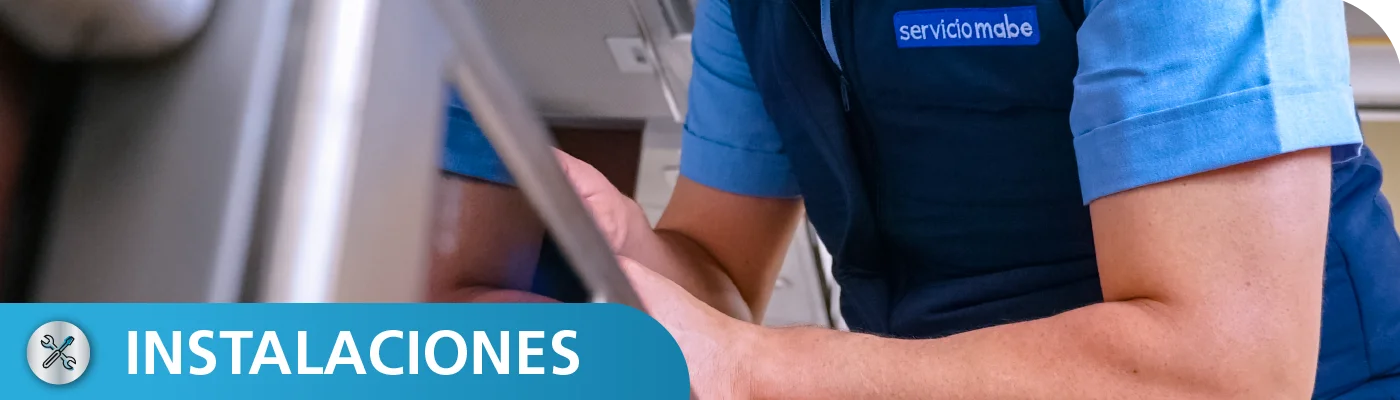 Técnico Mabe atendiendo aire acondicionado Mabe en Valledupar